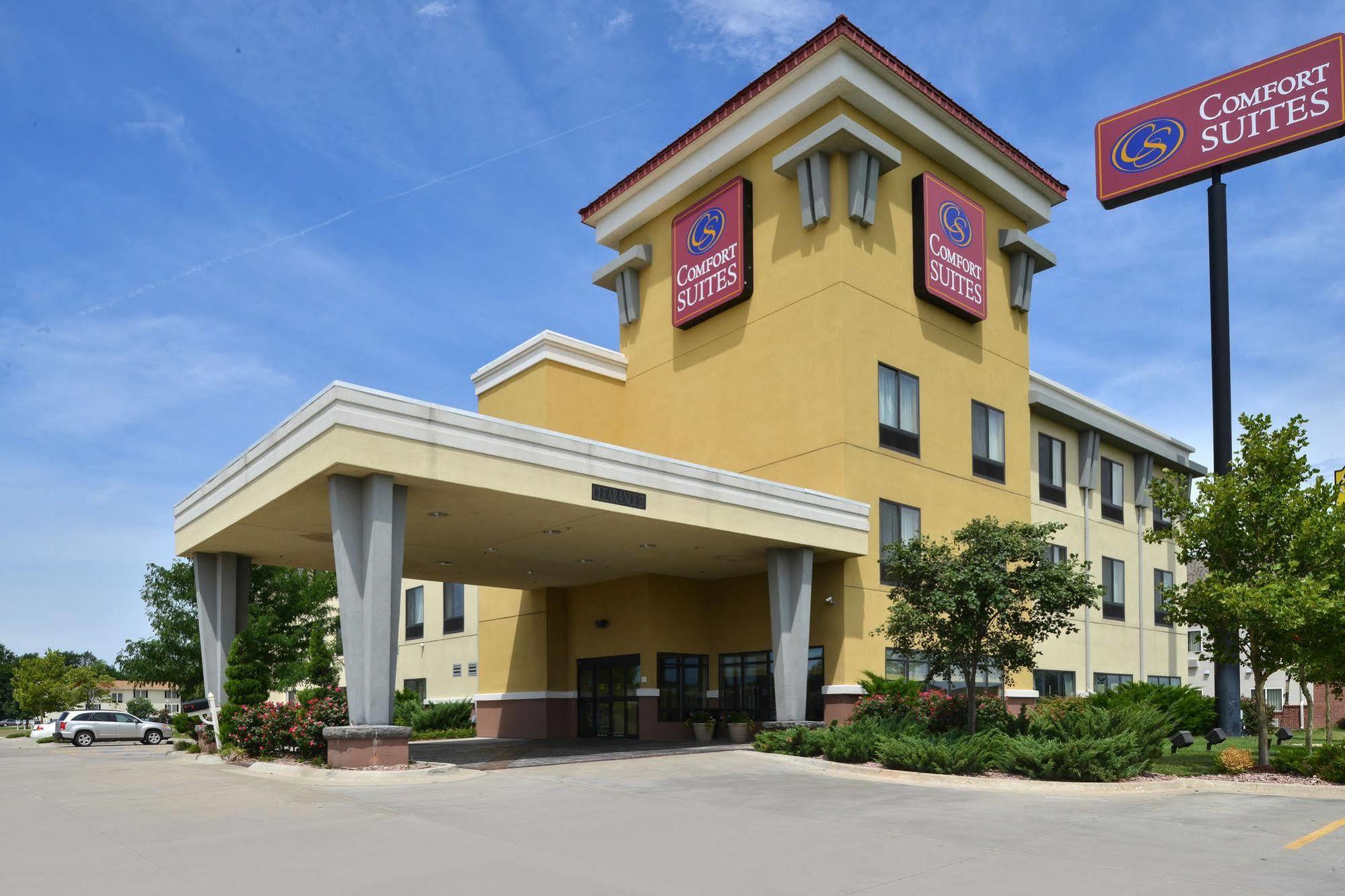 Comfort Suites Salina South Exterior foto